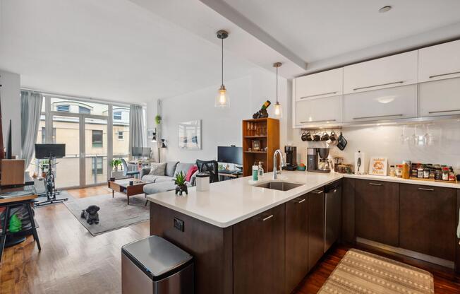 214 N 11 ST