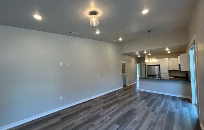 2 beds, 2 baths, 1,089 sqft, $2,295, Unit SFR 927 - 20689