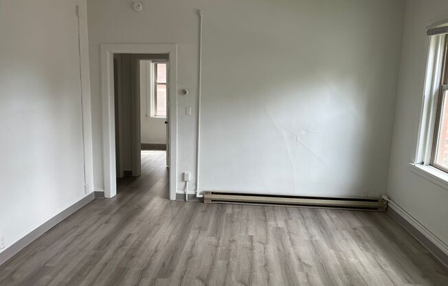 2 beds, 1 bath, $810, Unit D-2