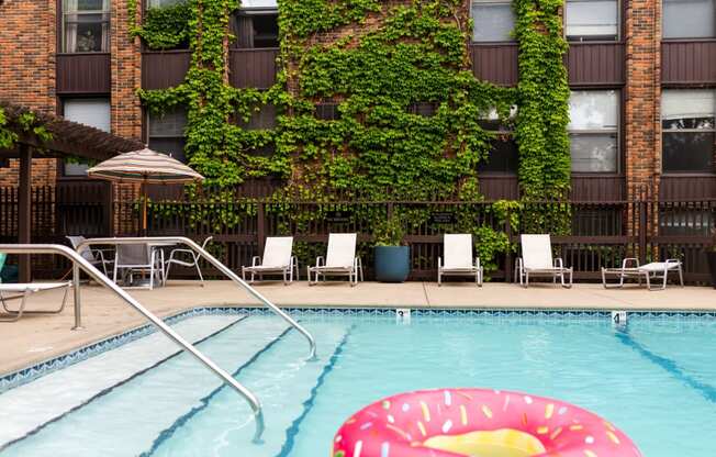 Ridgewood Arches Apartments in Minneapolis, MN Outdoor Pool