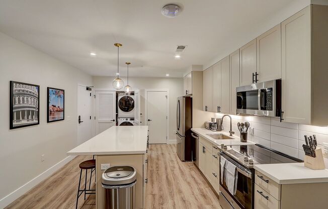 1 bed, 1 bath, 120 sqft, $1,325