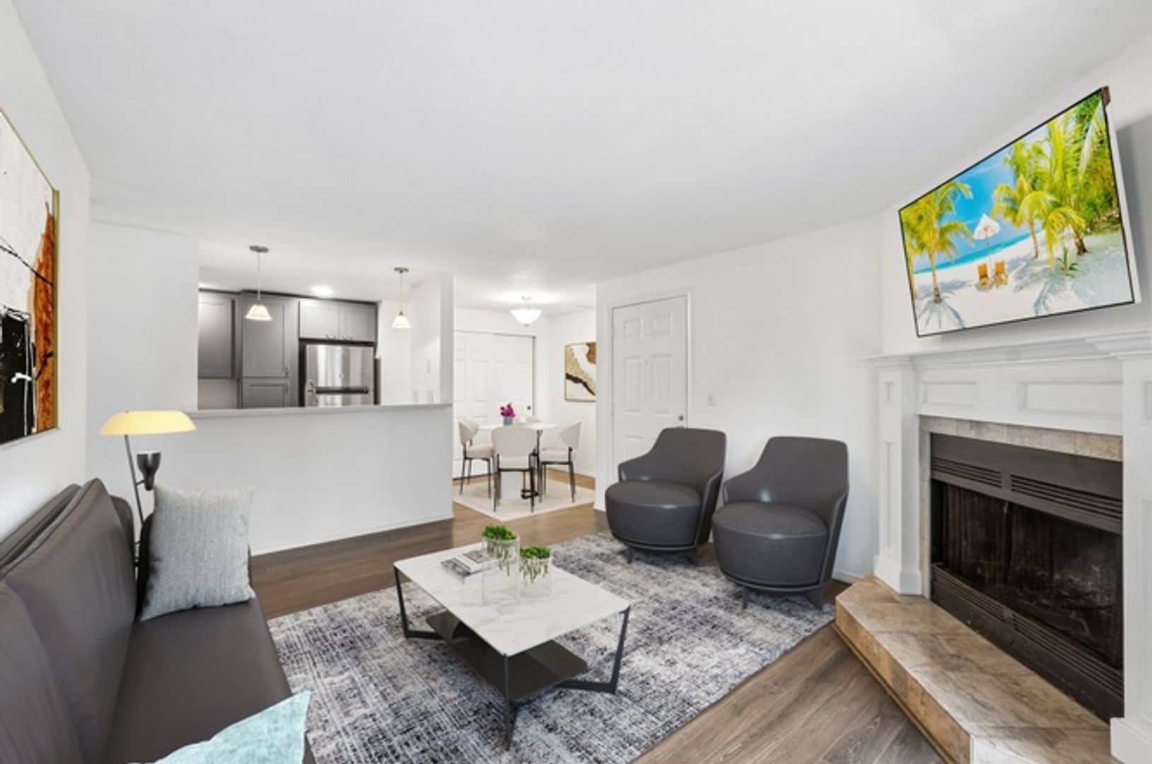 Ground Floor 1 Bedroom Featuring Des Moines Convenience