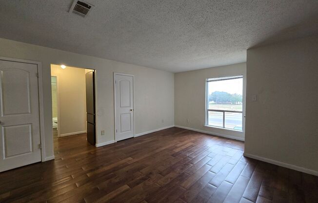 2 beds, 1 bath, $795, Unit 1305 Indian Trail - D