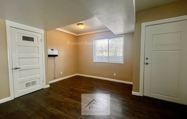 2425 W Platte Ave
