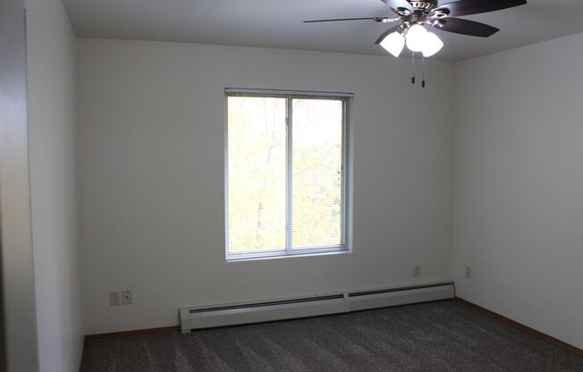 2 beds, 1 bath, 1,300 sqft, $1,299.99, Unit 2250-05