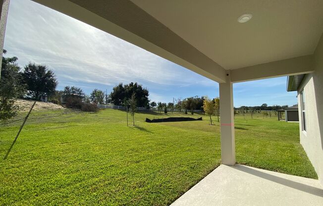 5 bedroom 3.5 Bath House on Oakland Trails, Easy Turnpike Access No Rear Neighbors