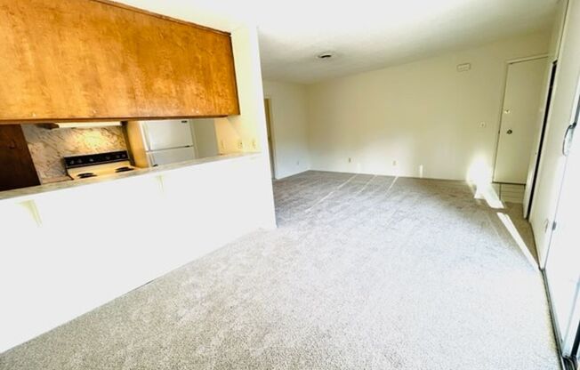 2 beds, 1 bath, 796 sqft, $2,450, Unit 6