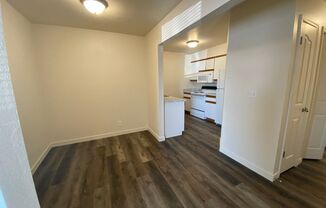 3 beds, 1 bath, 1,023 sqft, $1,050, Unit 2095 #4