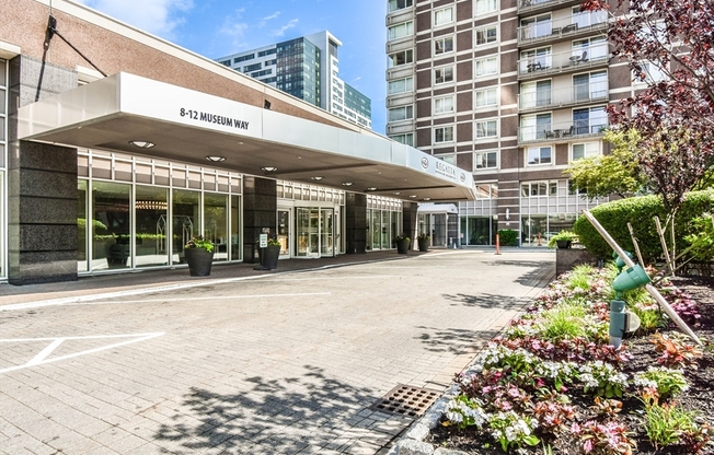 10 Museum Way