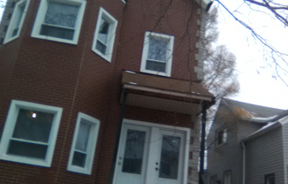 1846 N MOZART ST
