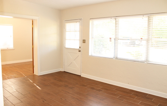 Adorable Mid Century Modern Bungalow in Winter Park!