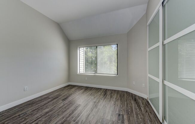 2 Bedroom Condo in Great Location with Pool and Underground Parking!!