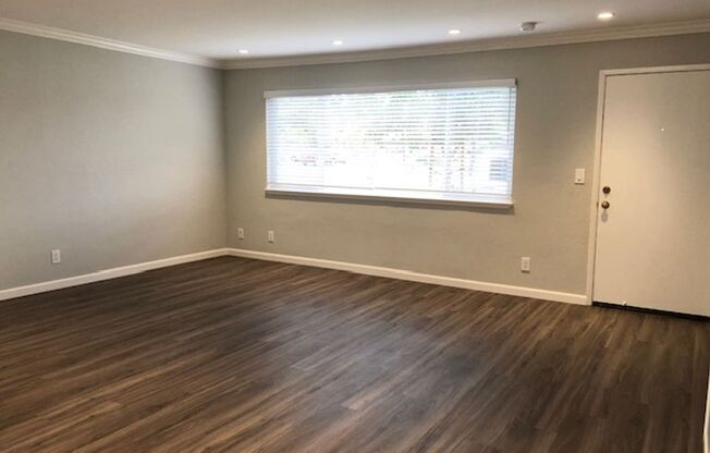 2 beds, 1.5 baths, 1,000 sqft, $3,595, Unit 27