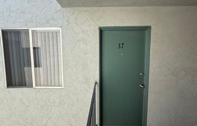 2 beds, 1 bath, 772 sqft, $2,325, Unit 37