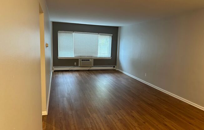 1 bed, 1 bath, 750 sqft, $1,295, Unit 109(R)