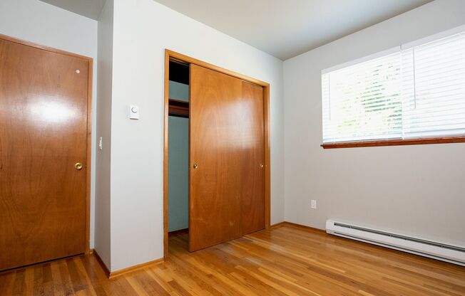 2 beds, 1 bath, $2,100