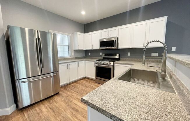 2825 WOODLAND PARK AVE