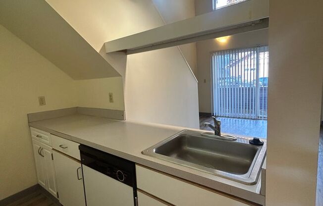 1 bed, 1 bath, $1,295, Unit 118