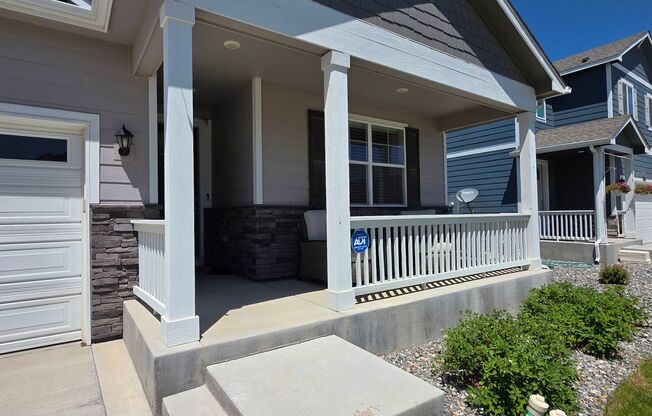 Beautiful Newer Build 3 Bedroom Home in Bennett!