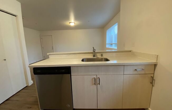 1 bed, 1 bath, 600 sqft, $1,235, Unit Unit 306