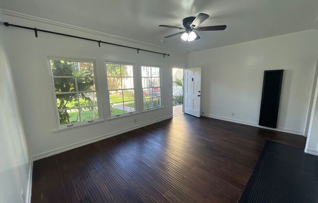 BEAUTIFUL KTOWN 1BR JUST BECOMING AVAILABLE!!
