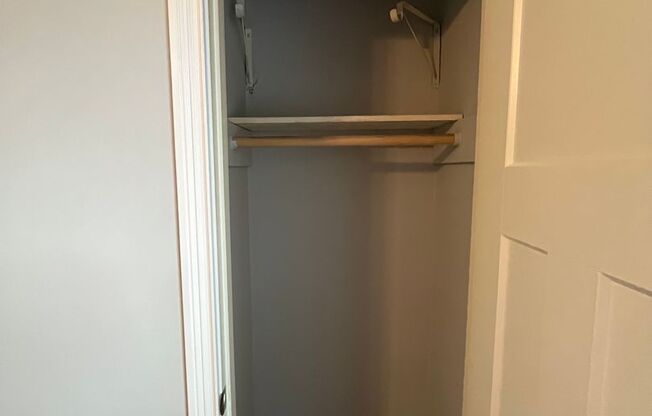 2 beds, 1 bath, $850, Unit 51