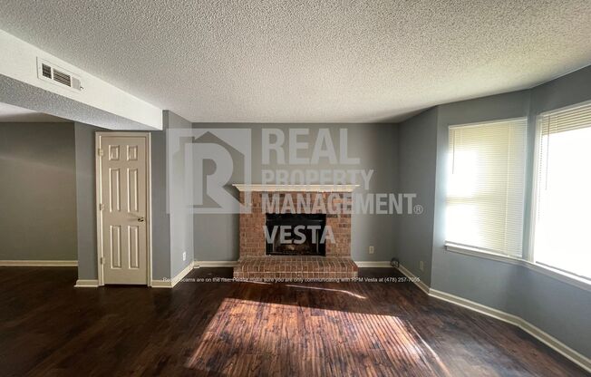 502 STEEPLECHASE RD
