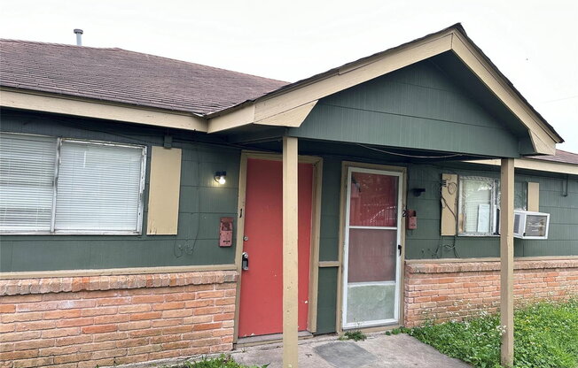 8010 ROSWELL ST