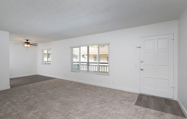 2 beds, 1 bath, 950 sqft, $2,375, Unit 36