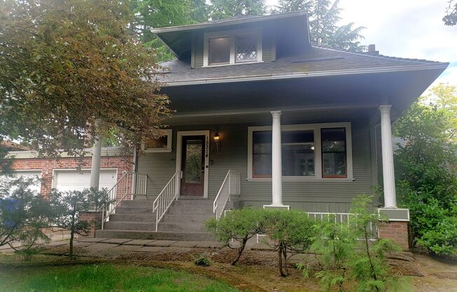 Large Unique House in Milwaukie with Big Fenced Yard