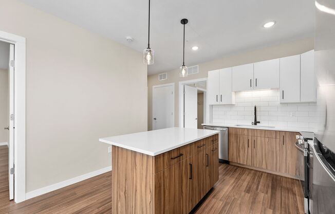 2 beds, 2 baths, 1,168 sqft, $1,900, Unit 301