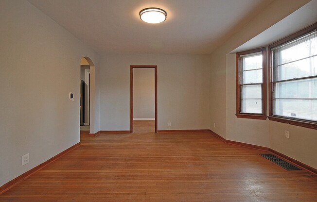 545 E WESTFIELD BLVD