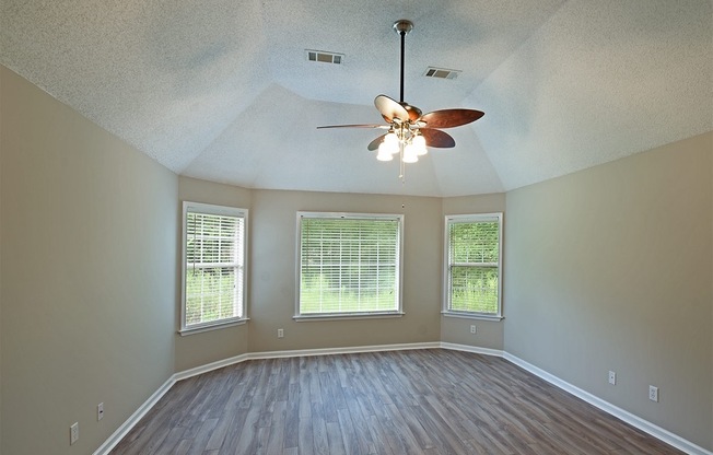 4 bedroom, 2.5 bath home near Shelby Farms in Cordova