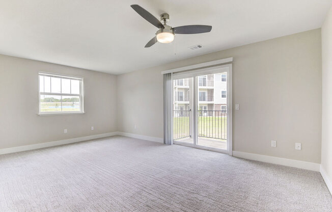 End Style with Enlarged Living Room  at Signature Pointe Apartment Homes, Athens, 35611