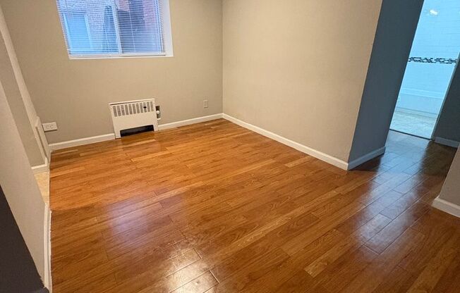 2 beds, 1 bath, 908 sqft, $1,215, Unit AS A-Gdn