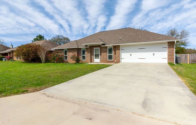 3 Bedroom in Crestview!!