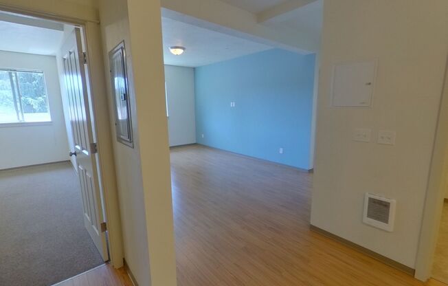 3 beds, 2 baths, 1,239 sqft, $2,475, Unit 19