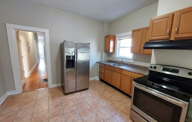 4 beds, 1 bath, 1,300 sqft, $3,600, Unit 2