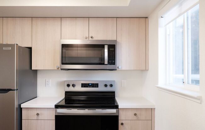 2 beds, 1 bath, 821 sqft, $1,625, Unit 2D