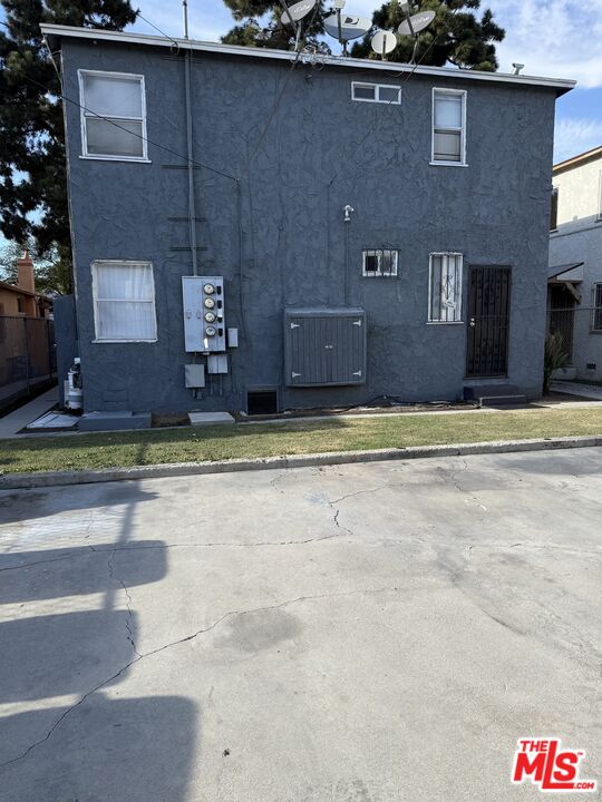 4082 LEIMERT BLVD