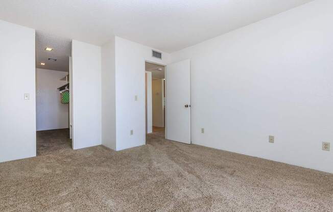 Welcome to Carondelet Apartments