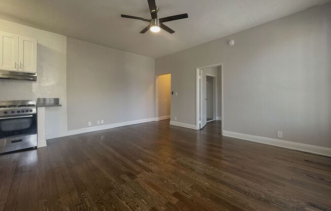 The Elmwood Apartments...Beautiful Apartments in the Heart of Koreatown!