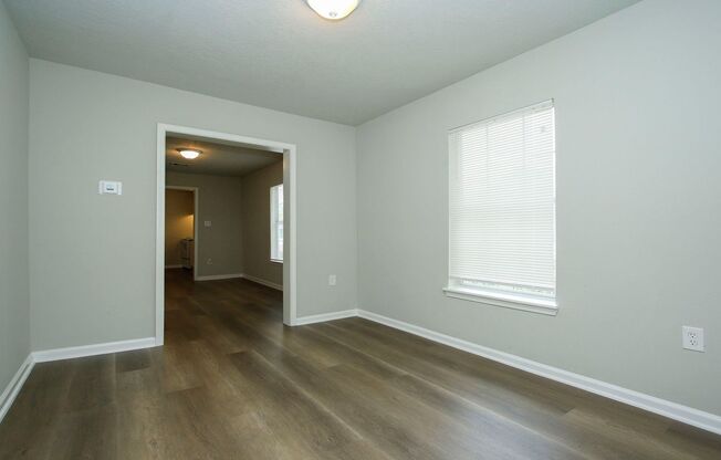 Move in ready!!  Charming 2 bed / 1 bath near downtown Houston.