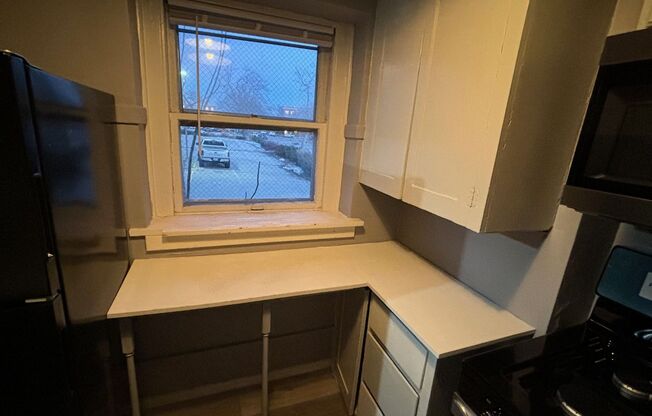 Studio, 1 bath, 450 sqft, $600, Unit D3