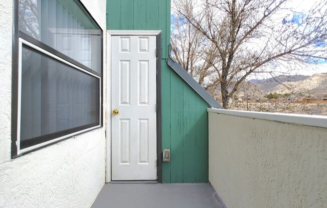 2 beds, 1 bath, 790 sqft, $915, Unit H203