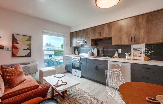 Le Jaime- Newly Renovated Living in the Heart of Clairemont