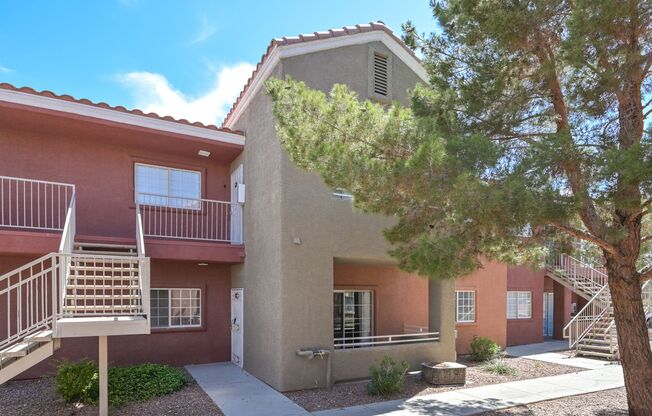 NE Near Nellis! Gated! Community Pool, Spa, Clubhouse & Park with playground!!