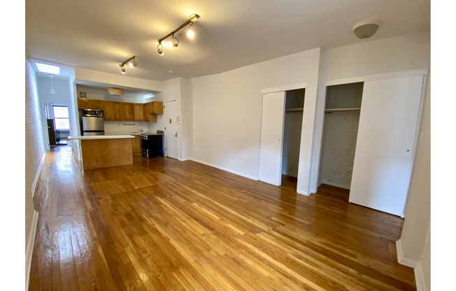 314 W 52 ST
