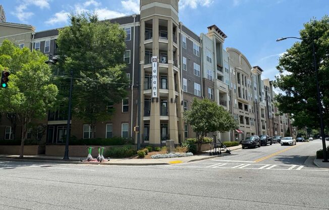 390 17th Street NW