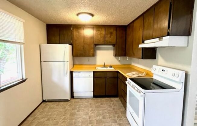 2 beds, 1 bath, 820 sqft, $1,395, Unit 6